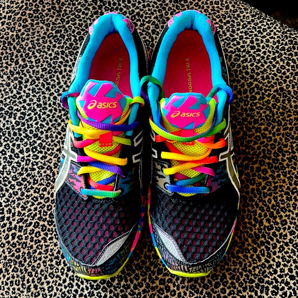 ASICS Gel Noosa Tri 8 women’s shoes. Only worn once, never outside.